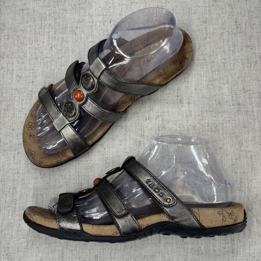 Taos Footwear Prize Sandals Slip On Metallic Studded Embellished Women's 8